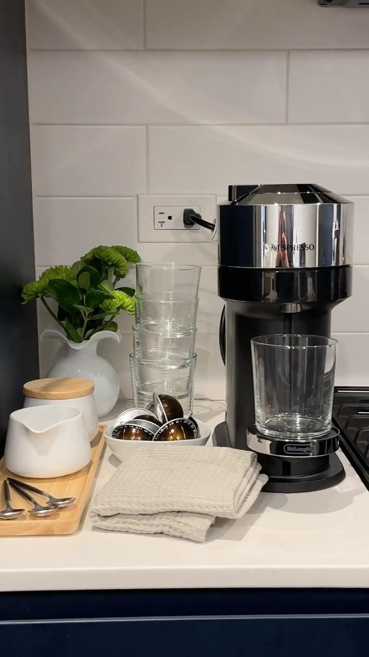 未使用　カブセル無し Nespresso VERTUO NEXT NespressDLVrNxDlxCHSSS22_VND
