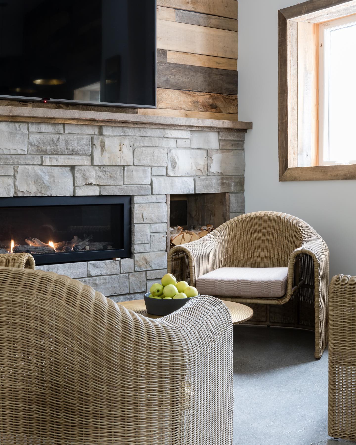 271239943_895913254454747_6496