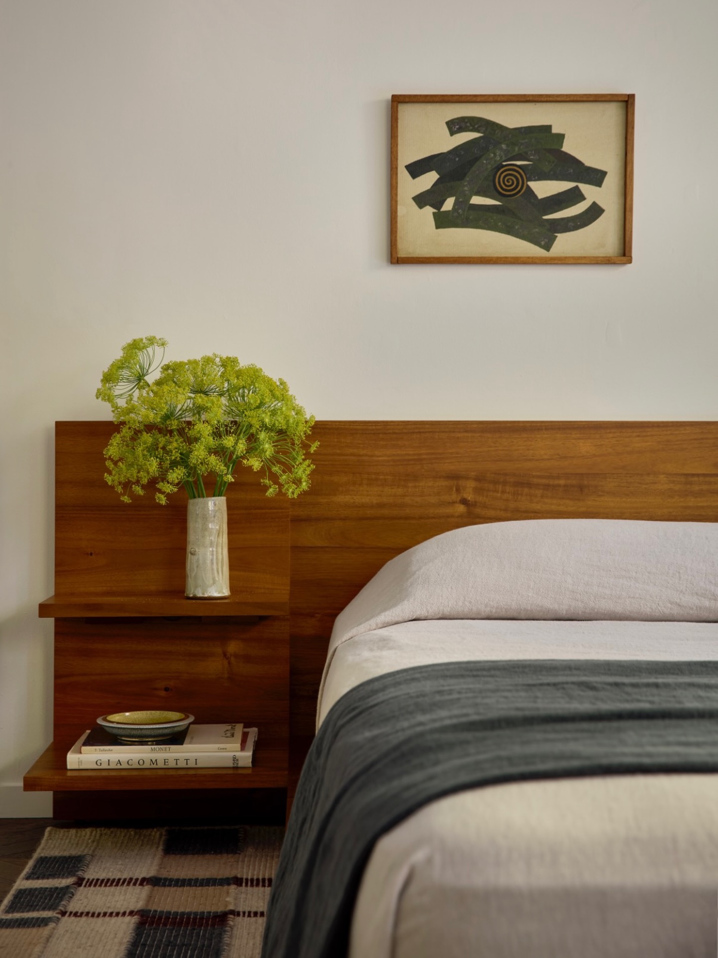 蝶b Andes Black Ebonized Oak Wood Queen Bed + Reviews | CB2