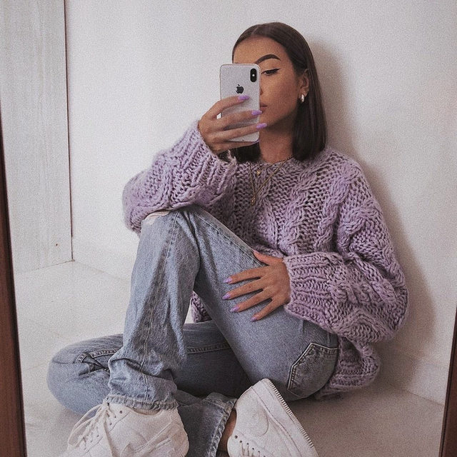 stay cozy 💜 evthalia in the roxie cable knit sweater - link in bio to shop #superdown