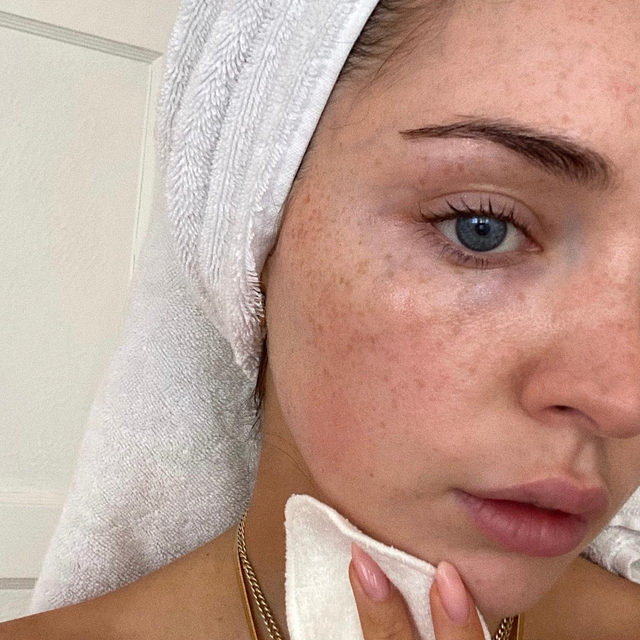 summer fridays soft reset aha exfoliating solution