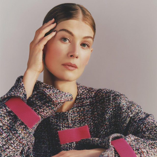 “I have never met a character like this, and I haven’t been so excited by a character I’ve read for years.”– @mspike on her @goldenglobes nominated role as Marla Grayson in the new film I Care a Lot. Tap the link in bio to read our full interview with Rosamund Pike.

📷: @mashamel