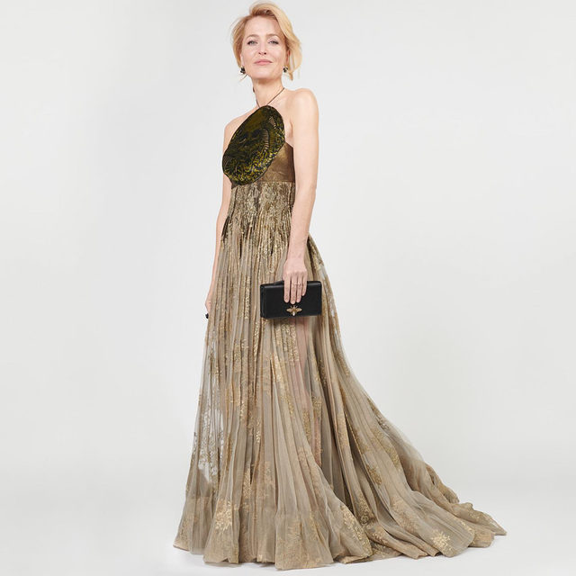 “Where the queen leans back, Thatcher leans in.” — @goldenglobes winner Gillian Anderson. Tap the link in bio for our full interview with @gilliana. 

📷: Andreas Ortner