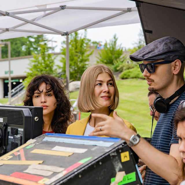 “Acting was something I had to do. I had a deep knowledge that acting was who I was and what I was.” — @goldenglobes winner Rosamund Pike on set of I Care A Lot with costars @eizagonzalez & Dianne Wiest. Hit the link in bio to read our full conversation with @mspike and @kristasmith.