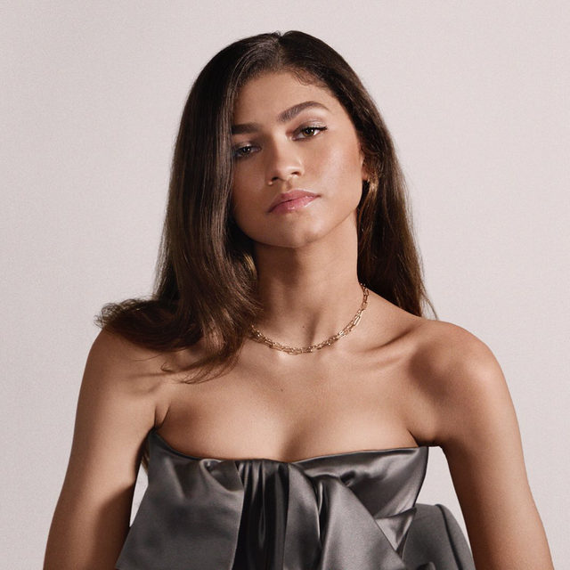 “The fact that we were all able to have equity in this movie, that’s unheard of. It’s really deconstructing how films are financed and made.” — @zendaya on @malcolmandmariefilm in conversation with @jeremyoharris. Tap the link in bio for the full deep dive between Zendaya, @johndavidwashington & Sam Levinson.

📷: @rahimfortune 
🪡: @luxurylaw