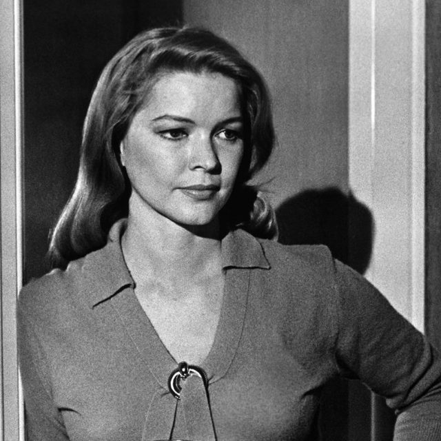 “Martin Scorsese and I first met on Alice Doesn’t Life Here Anymore. It was a movie I strongly believed in.” — Ellen Burstyn breaks down some of her most indelible roles in films like The Last Picture Show and The Exorcist, leading up to her latest performance in Pieces of a Woman, at the link in bio. 

📷: AA Film Archive / Alamy Stock Photo