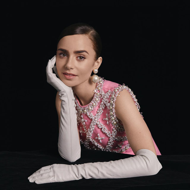 Happy Birthday to @lilyjcollins, who transported us to Paris and the Golden Age of cinema in the same year! Hit the link in bio to read our full interview with Lily on bringing to life David Fincher’s vision in the Oscar-nominated film @mank. 

📷: @camilafalquez