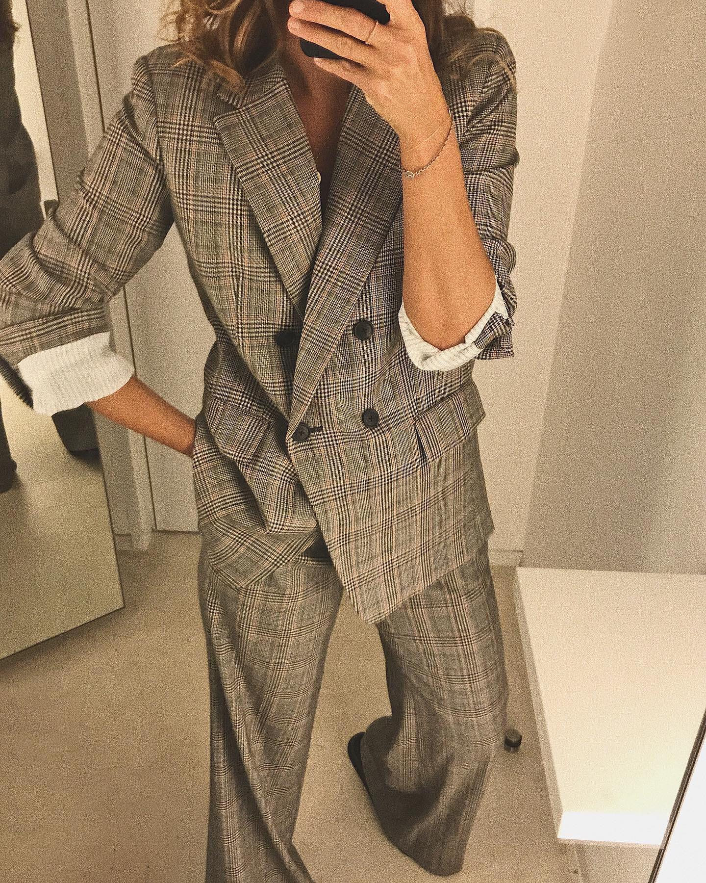 She means business @angiesmithstyle in the Double Boyfriend Blazer and Metropolitan Pant — Link in bio to shop.