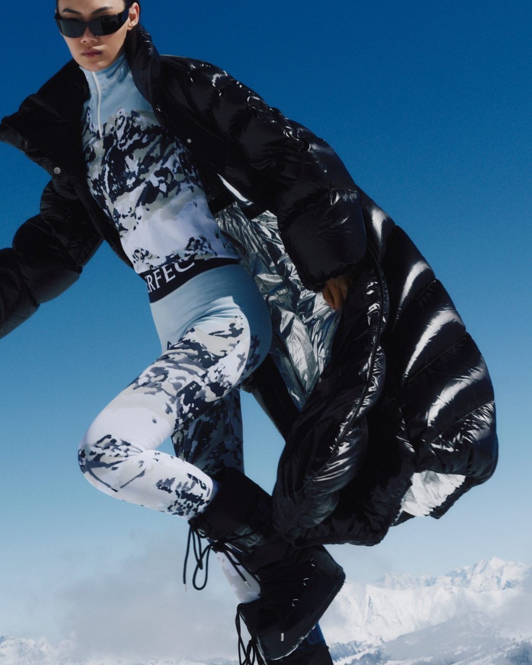 Mountain Print Jacquard Legging | Perfect Moment